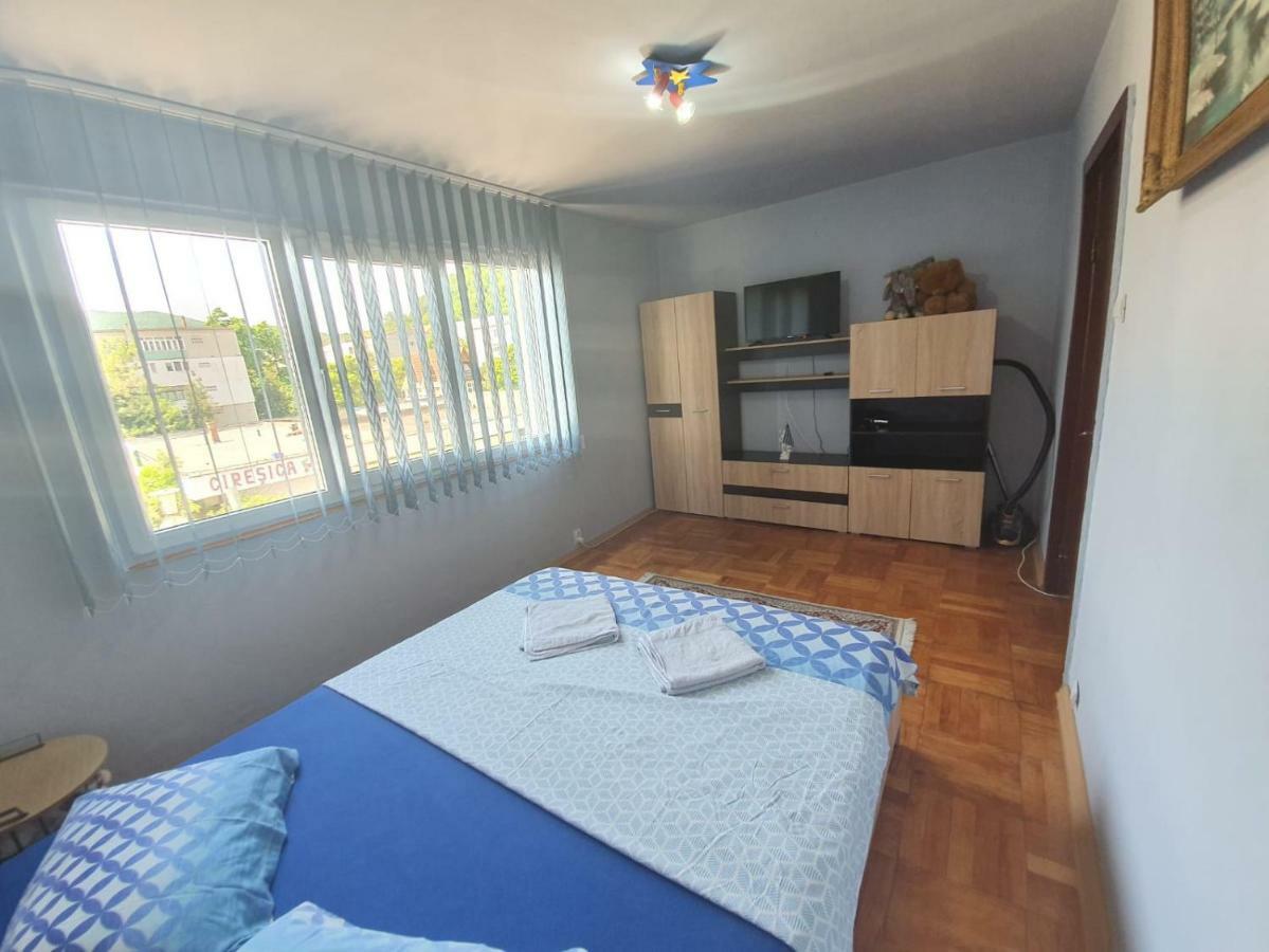 شقة Apartament Denis Orşova المظهر الخارجي الصورة