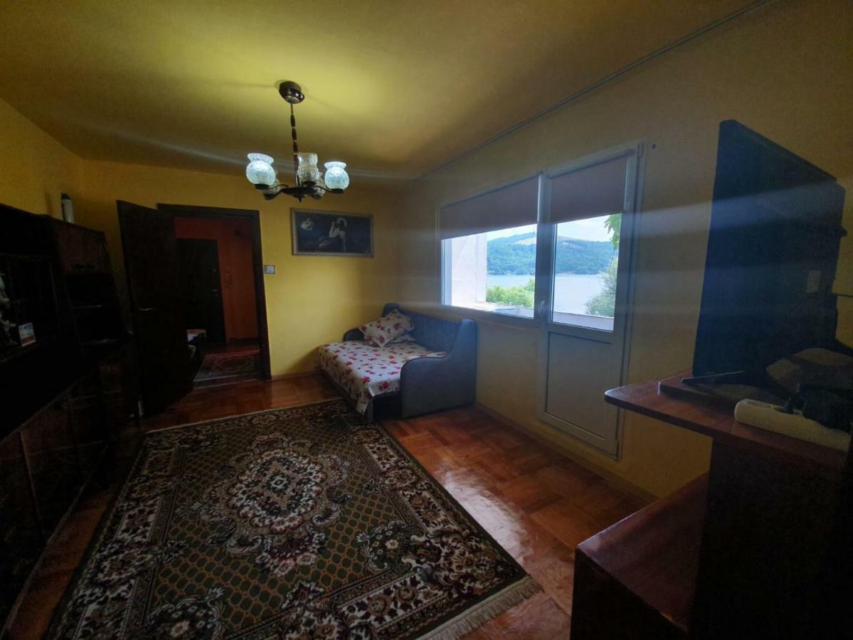 شقة Apartament Denis Orşova المظهر الخارجي الصورة
