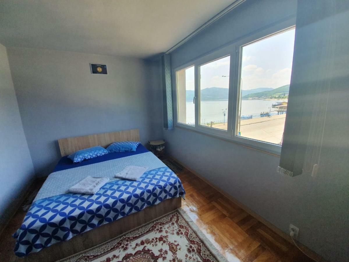 شقة Apartament Denis Orşova المظهر الخارجي الصورة