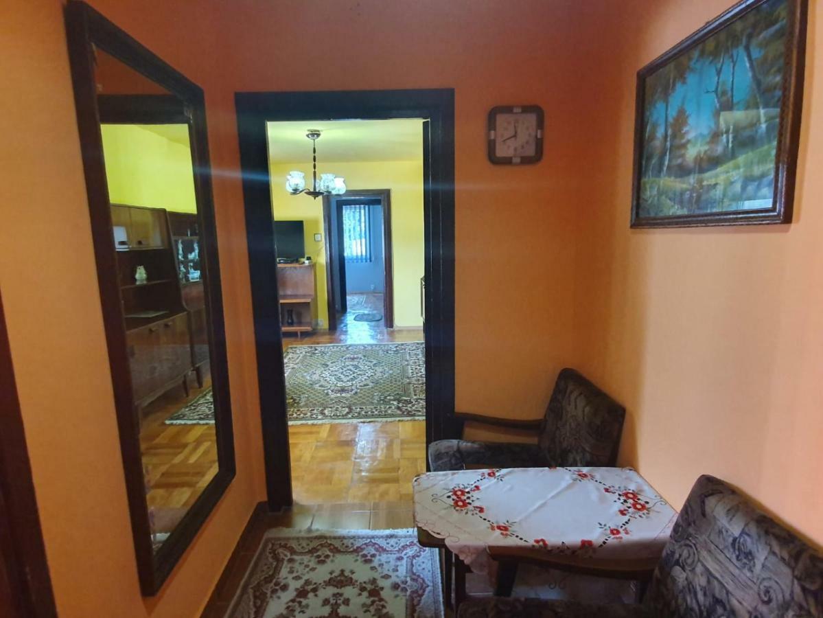 شقة Apartament Denis Orşova المظهر الخارجي الصورة